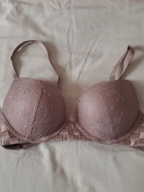 Victoria's Secret Lace Detail Bombshell Push-Up Bra